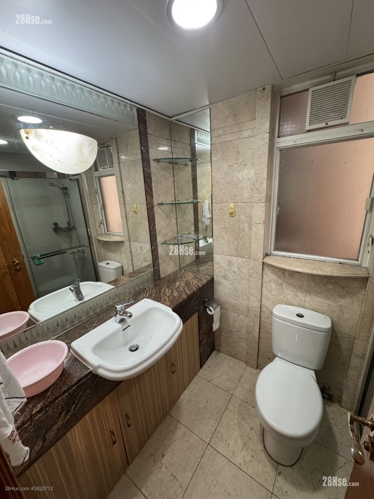 海逸豪园 租盘 4 房 , 2 浴室 882 平方尺