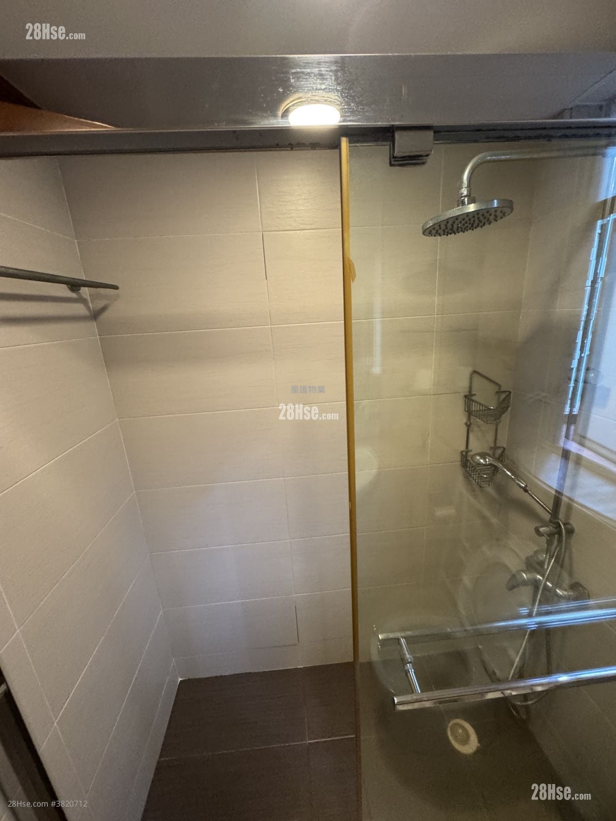 海逸豪园 租盘 4 房 , 2 浴室 882 平方尺