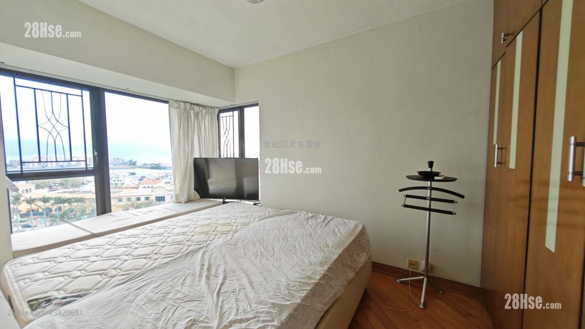 Aegean Coast Rental 4 Bedrooms , 2 Bathrooms 741 ft²