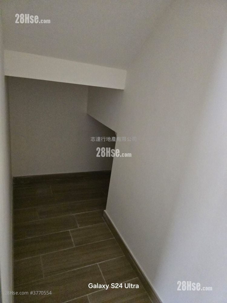 Village Rental 3 Bedrooms , 1 Bathroom 700 ft²