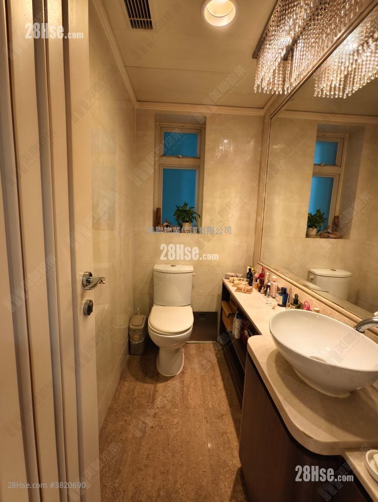 領峰 售盤 4 房 985 平方呎