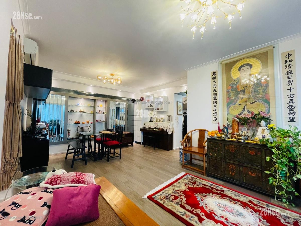 領峰 售盤 4 房 985 平方呎