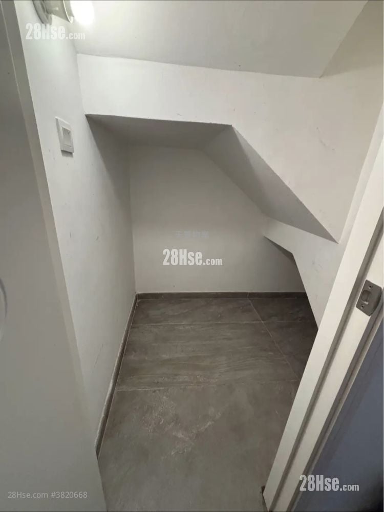 新庆村(屯门) 租盘 3 房 , 2 浴室 700 平方尺