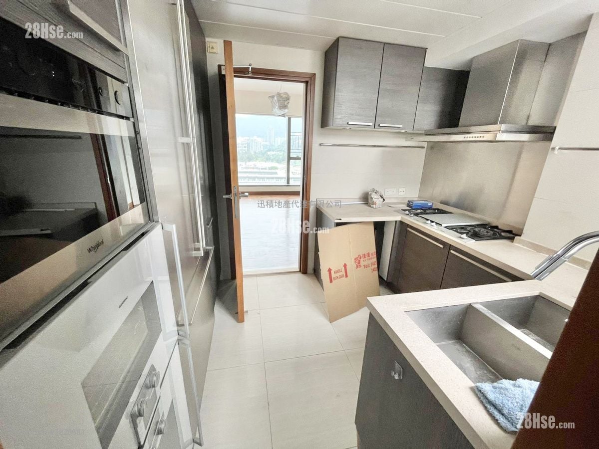 峰景 租盘 3 房 , 3 浴室 1,137 平方尺