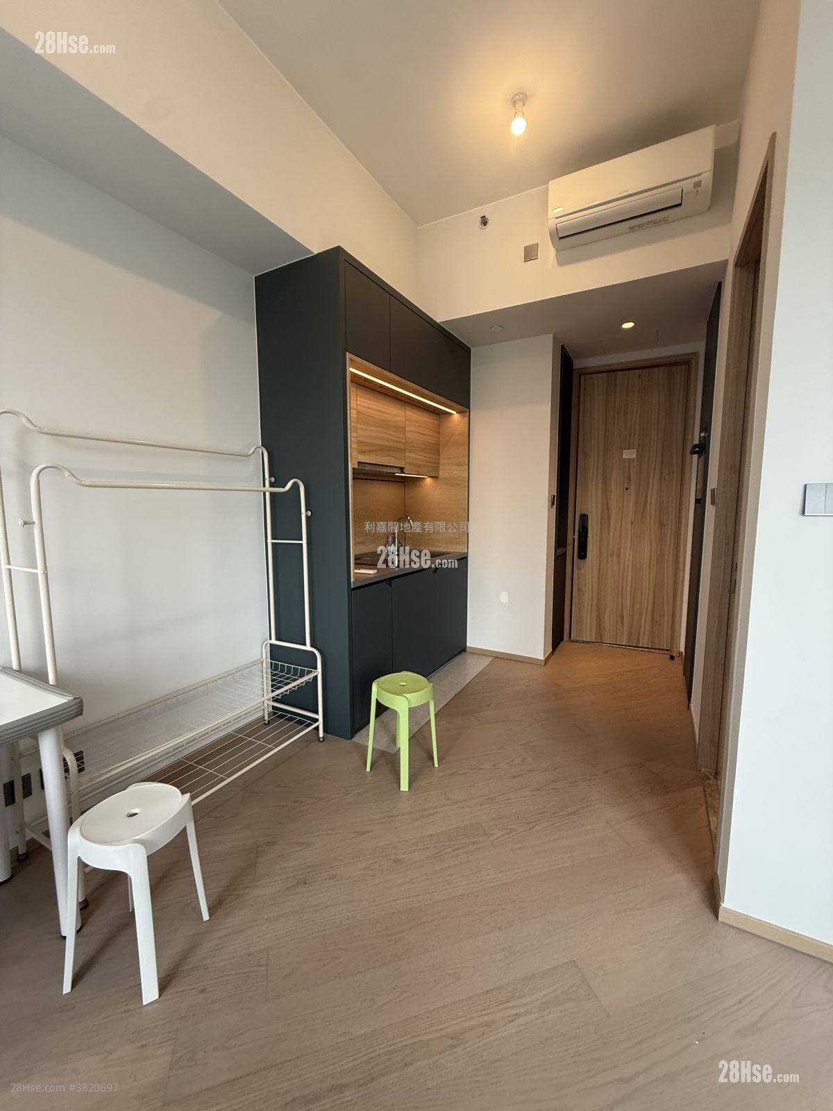 连方 租盘 开放式间隔 , 1 浴室 266 平方尺