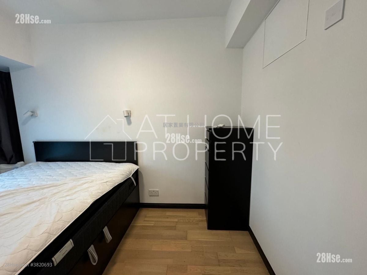 Centre Place Rental 2 Bedrooms , 1 Bathroom 474 ft²