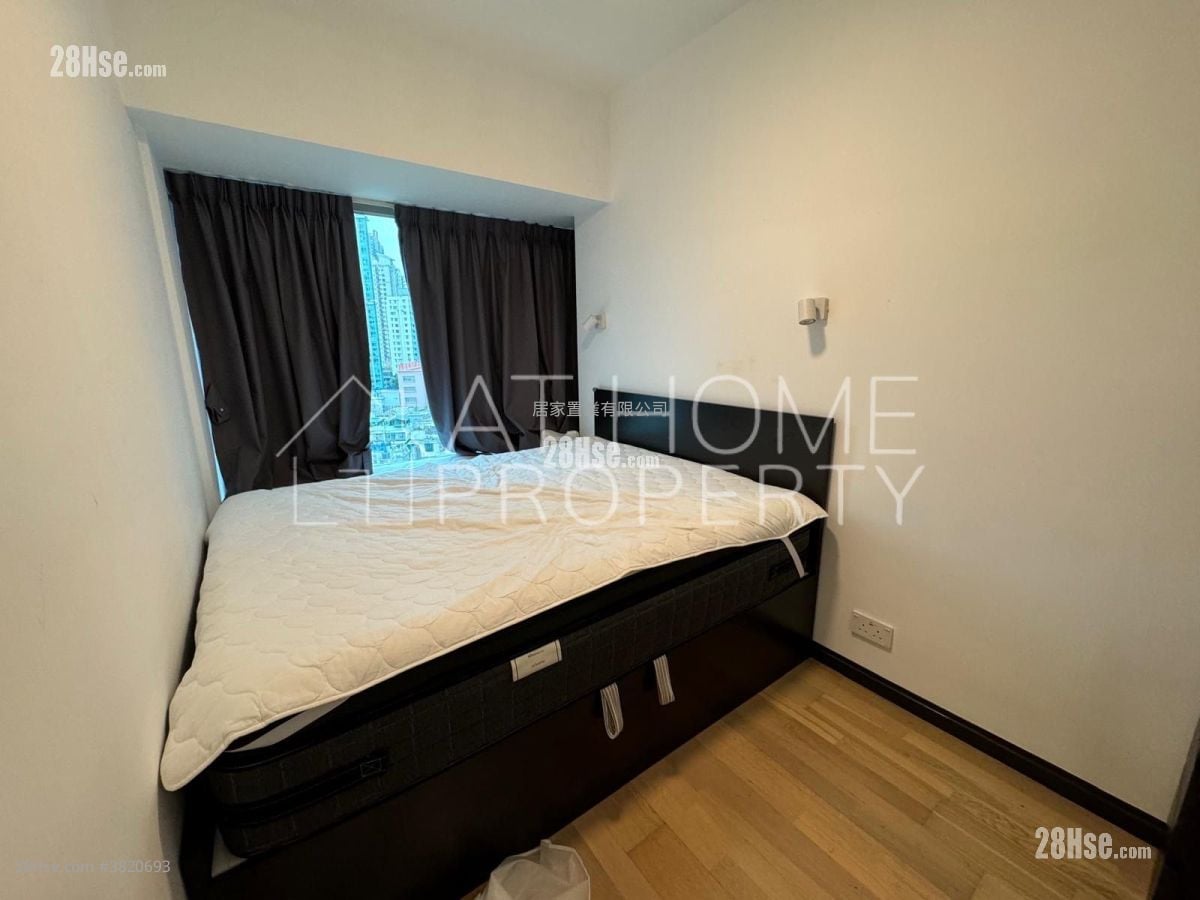 Centre Place Rental 2 Bedrooms , 1 Bathroom 474 ft²