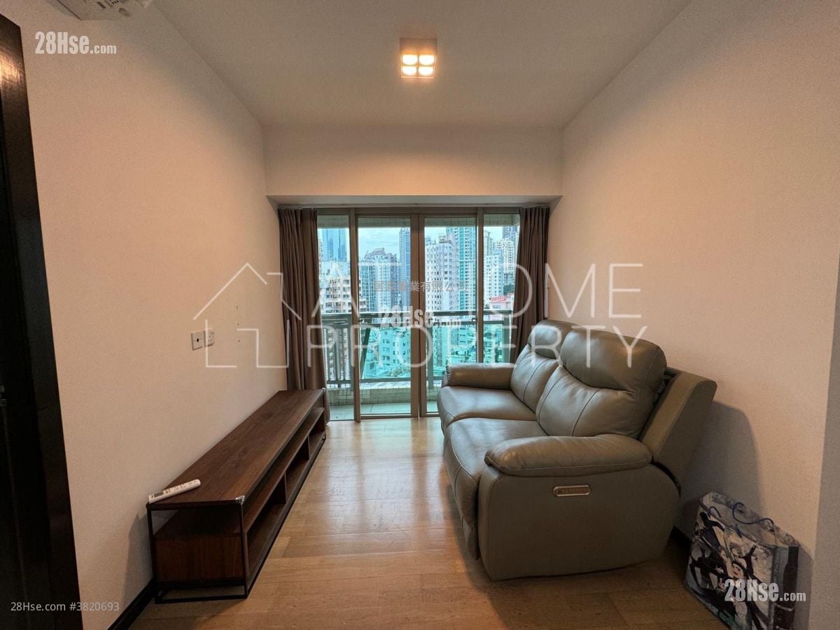 Centre Place Rental 2 Bedrooms , 1 Bathroom 474 ft²