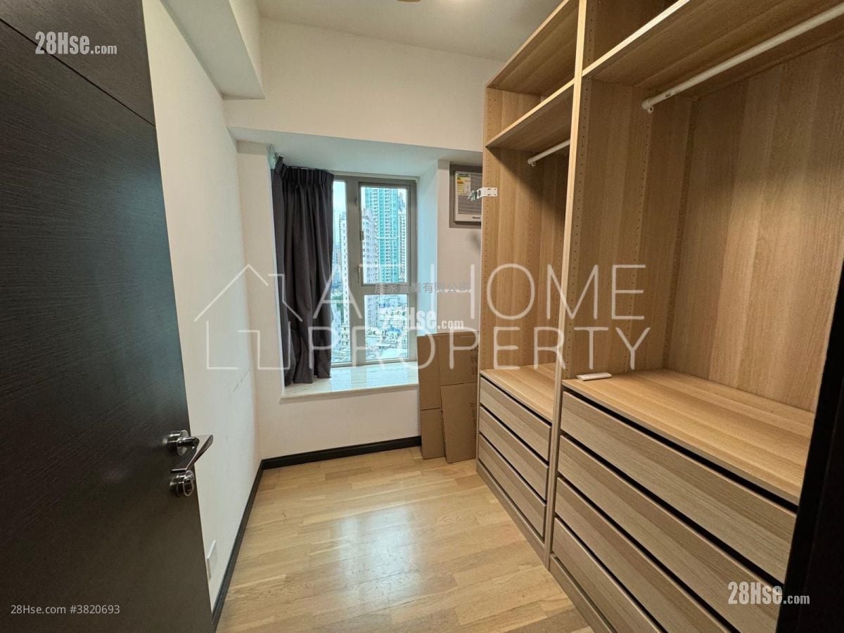 Centre Place Rental 2 Bedrooms , 1 Bathroom 474 ft²