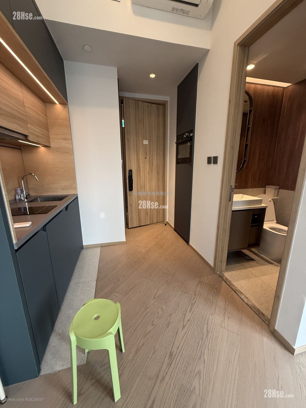 连方 租盘 开放式间隔 , 1 浴室 266 平方尺