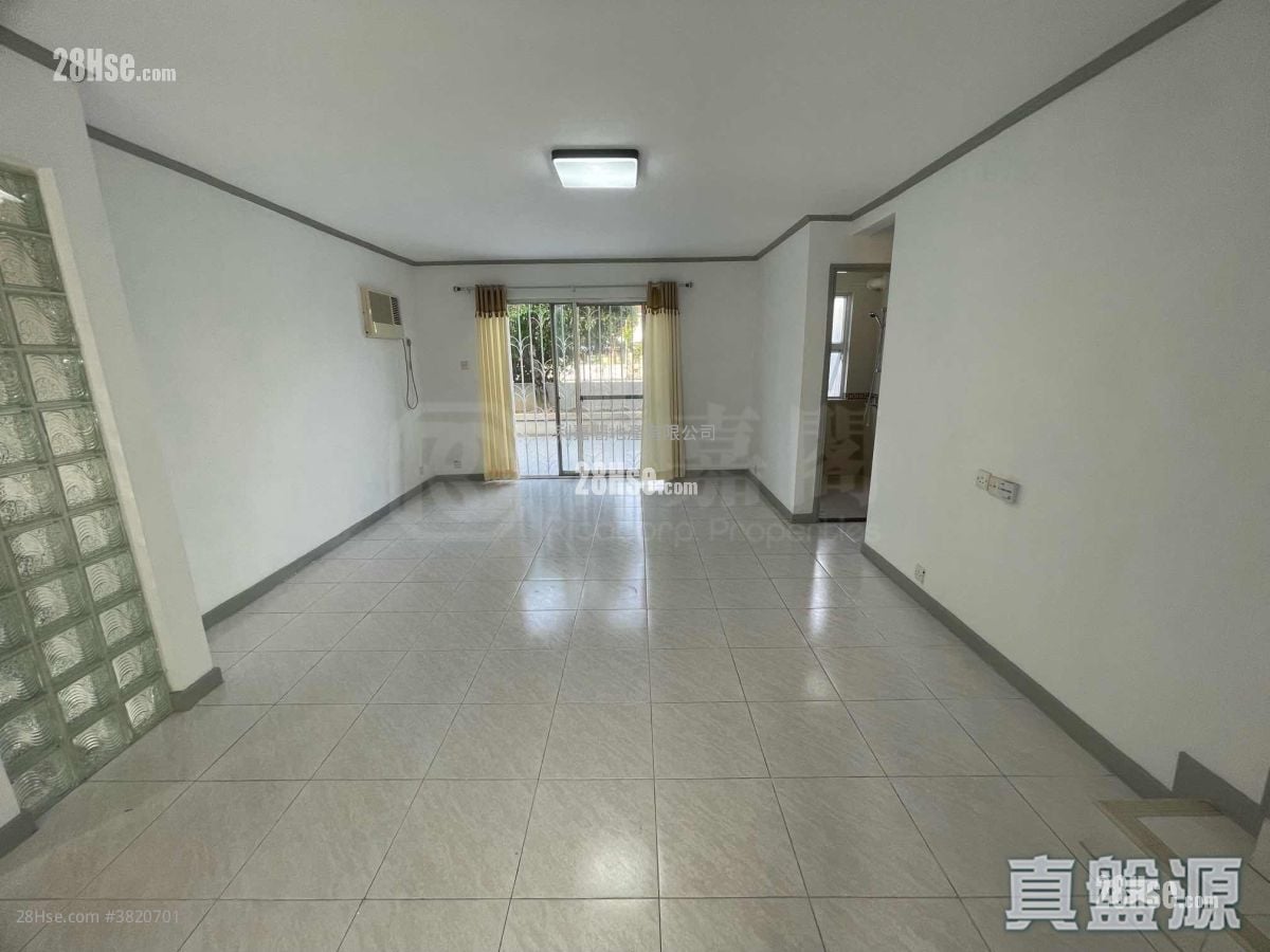 Fairview Park Sell 3 Bedrooms , 2 Bathrooms 1,035 ft²