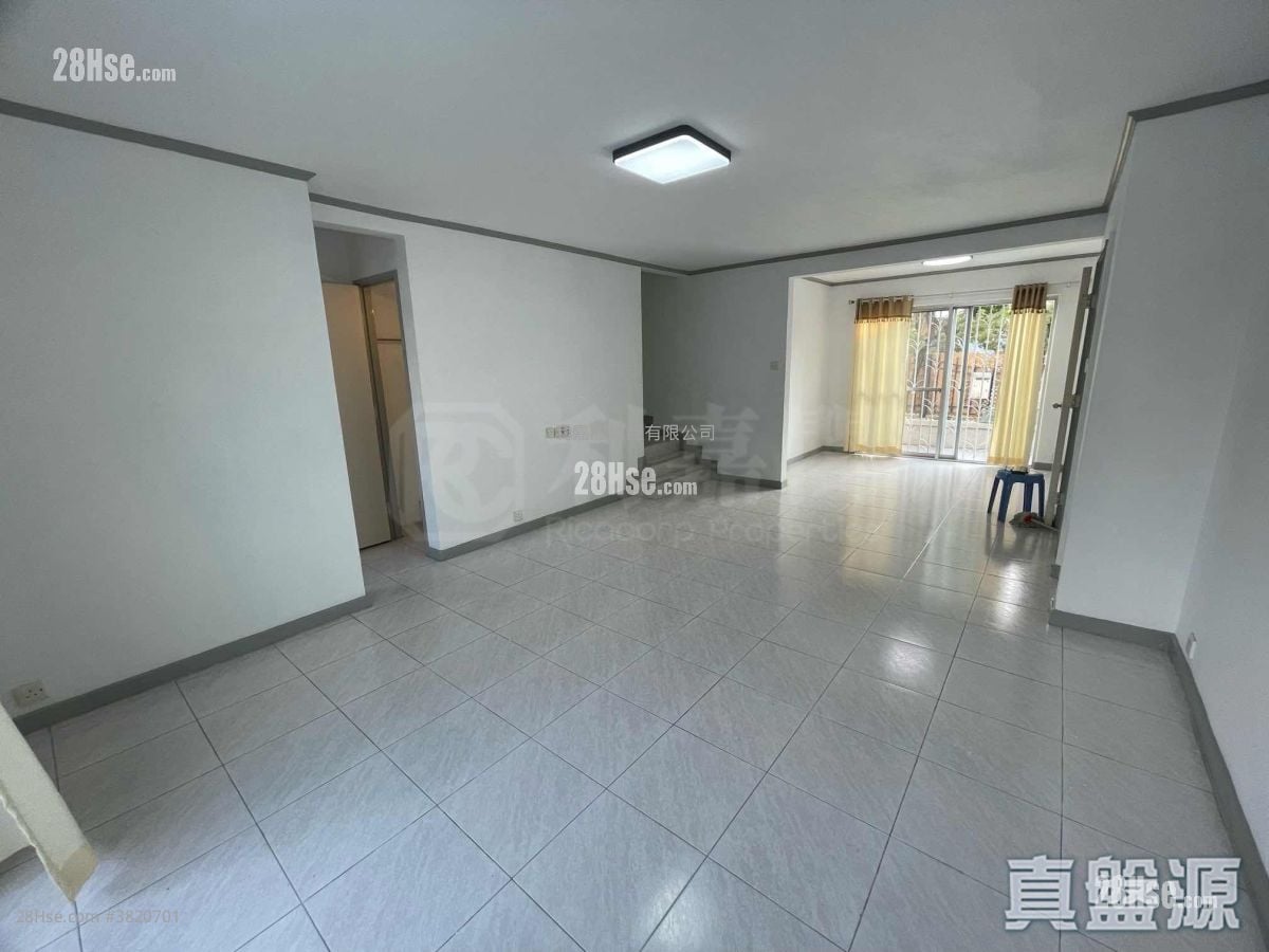 Fairview Park Sell 3 Bedrooms , 2 Bathrooms 1,035 ft²