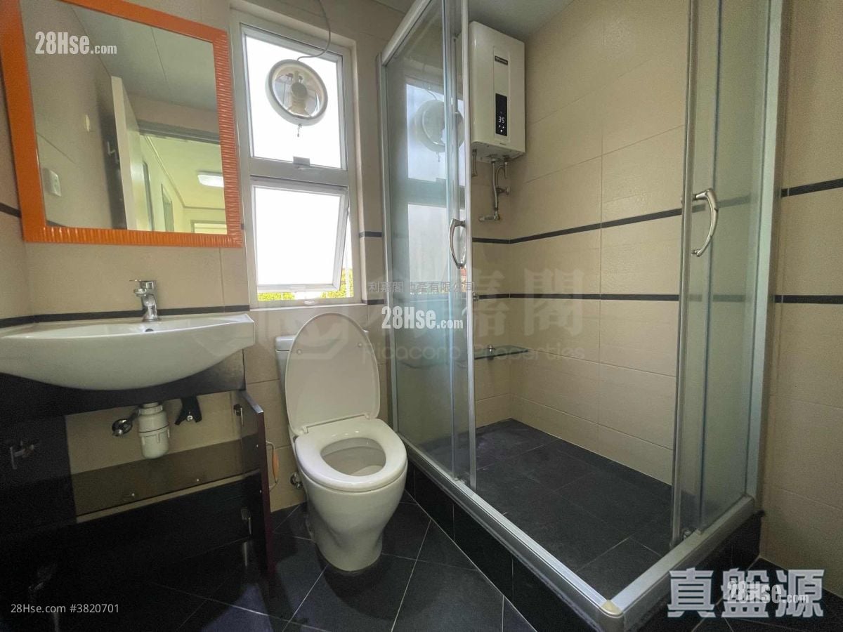 Fairview Park Sell 3 Bedrooms , 2 Bathrooms 1,035 ft²