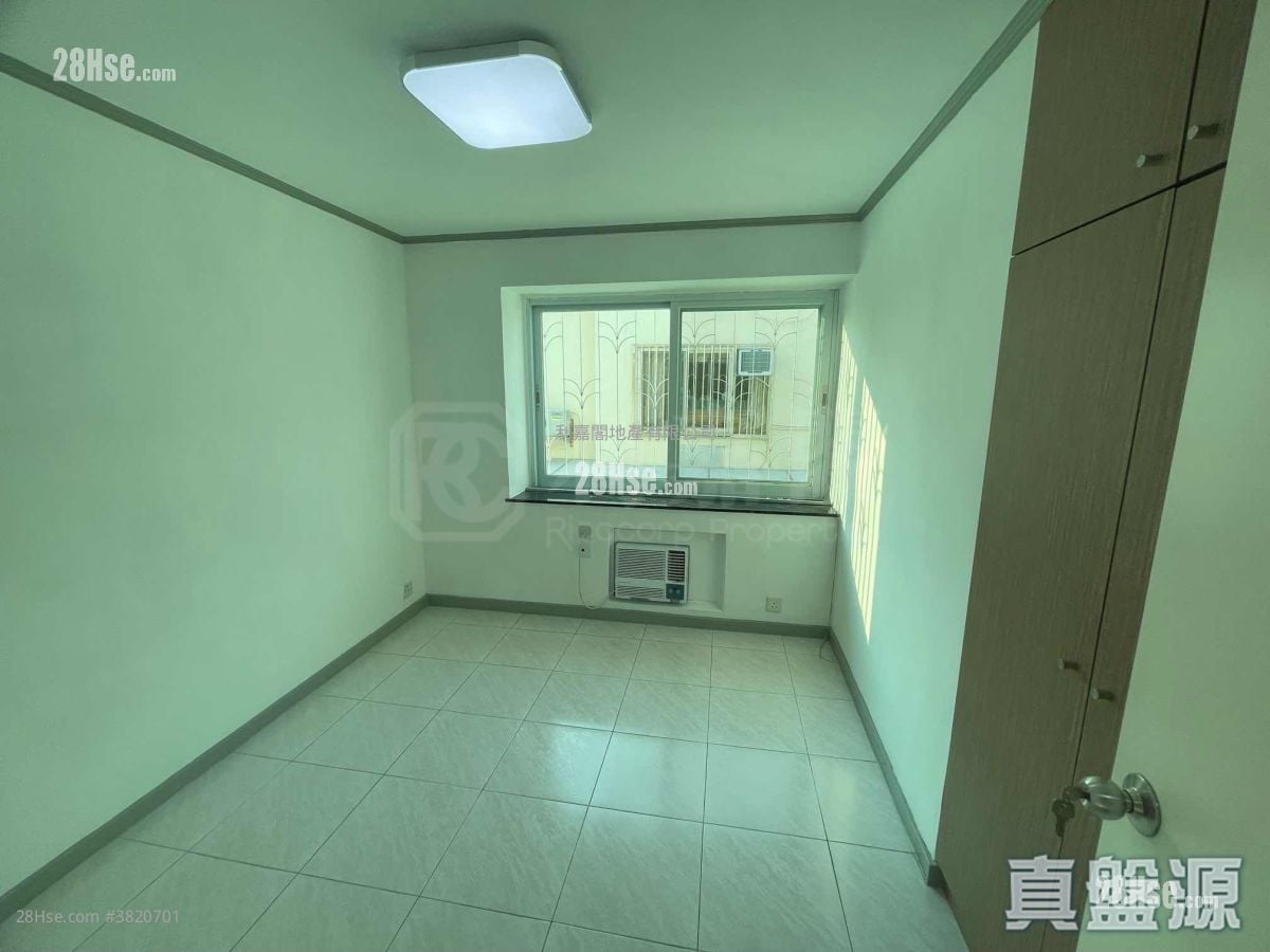 Fairview Park Sell 3 Bedrooms , 2 Bathrooms 1,035 ft²