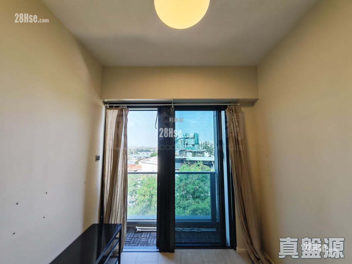 Park Hillcrest Rental 294 ft²