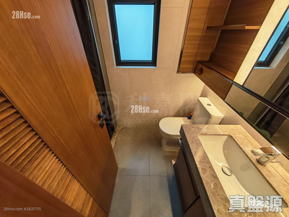 Park Hillcrest Rental 294 ft²