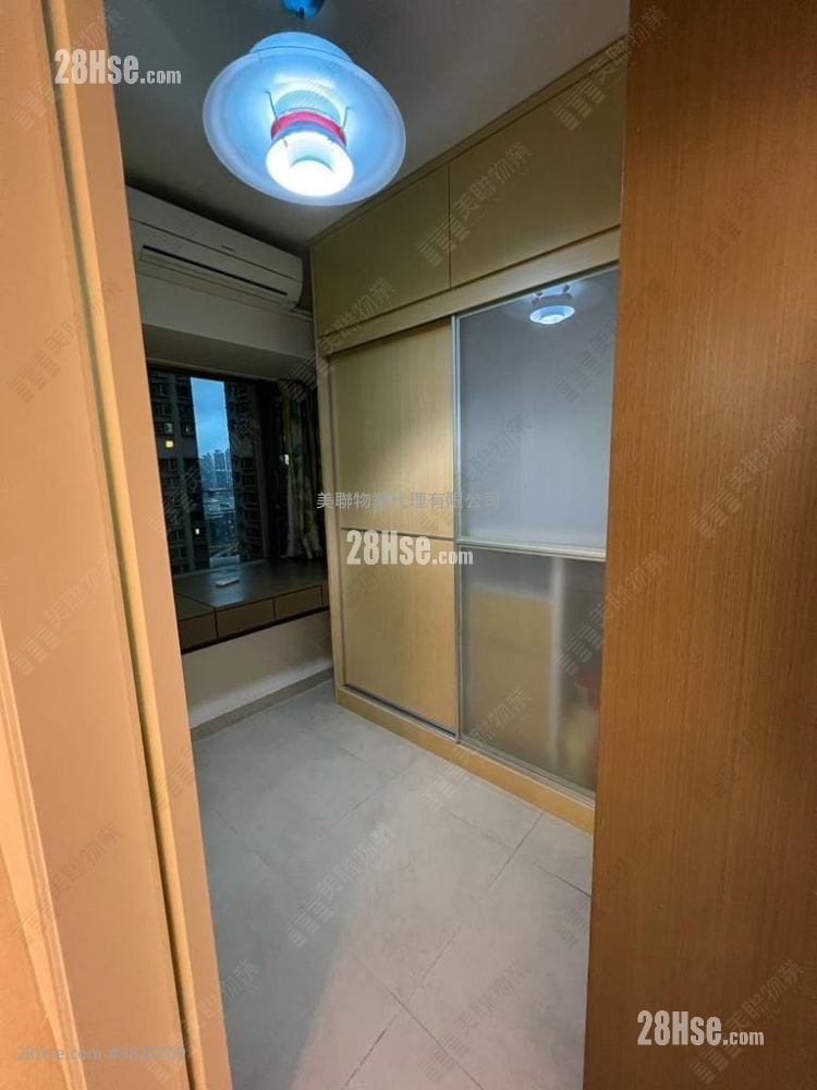 Park Central Sell 2 Bedrooms , 1 Bathroom 384 ft²