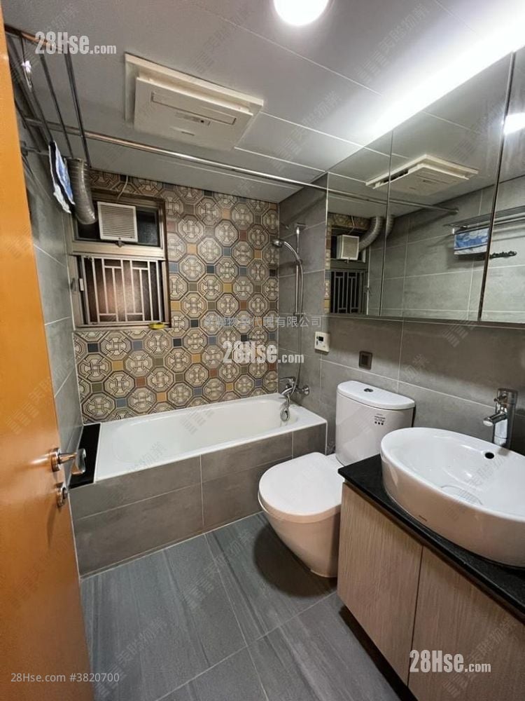 Park Central Sell 2 Bedrooms , 1 Bathroom 384 ft²