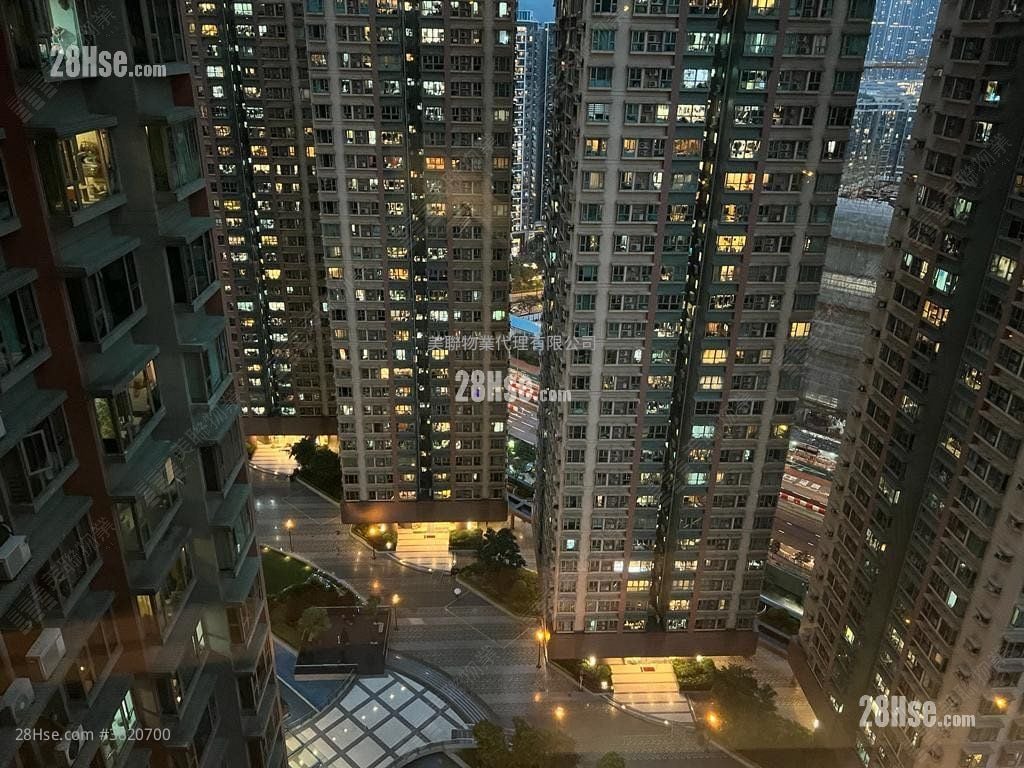 Park Central Sell 2 Bedrooms , 1 Bathroom 384 ft²