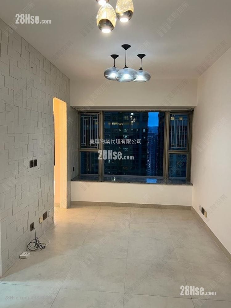 Park Central Sell 2 Bedrooms , 1 Bathroom 384 ft²