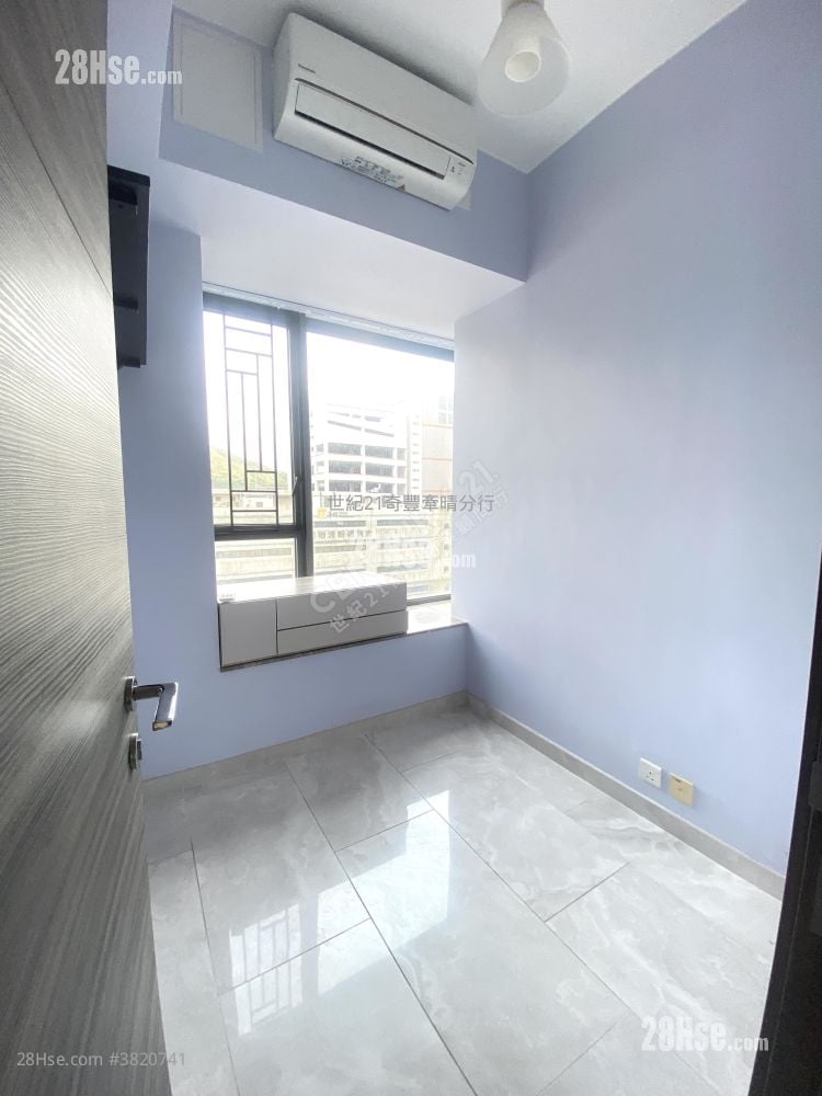 睡房 1: 逸峯 租盘 3 房 , 1 浴室 478 平方尺