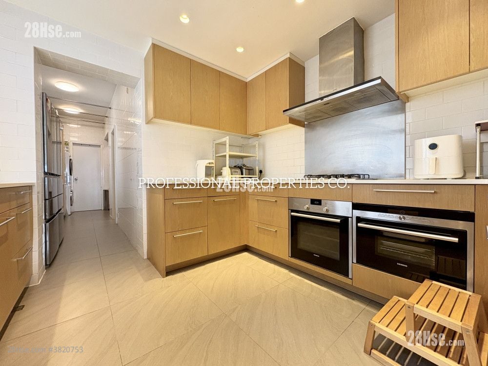 松柏新村 租盤 4 房 , 2 浴室 2,363 平方呎