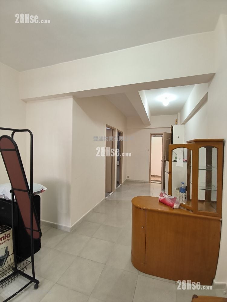 Fung Wong Building Sell 3 Bedrooms , 1 Bathroom 538 ft²