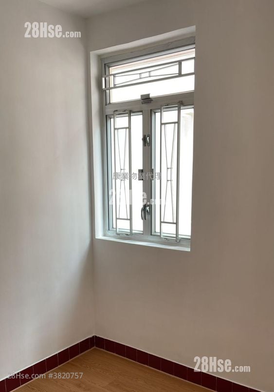 Ka Wo Building Sell 2 Bedrooms 348 ft²