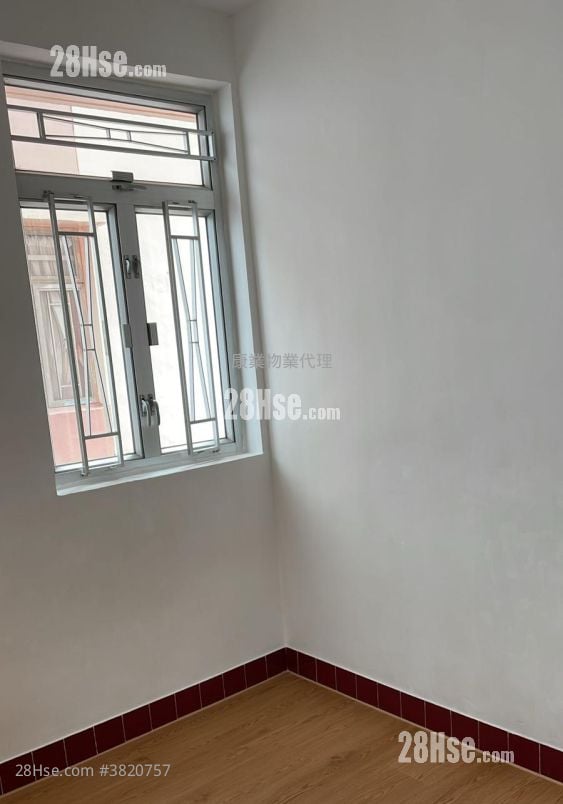 Ka Wo Building Sell 2 Bedrooms 348 ft²