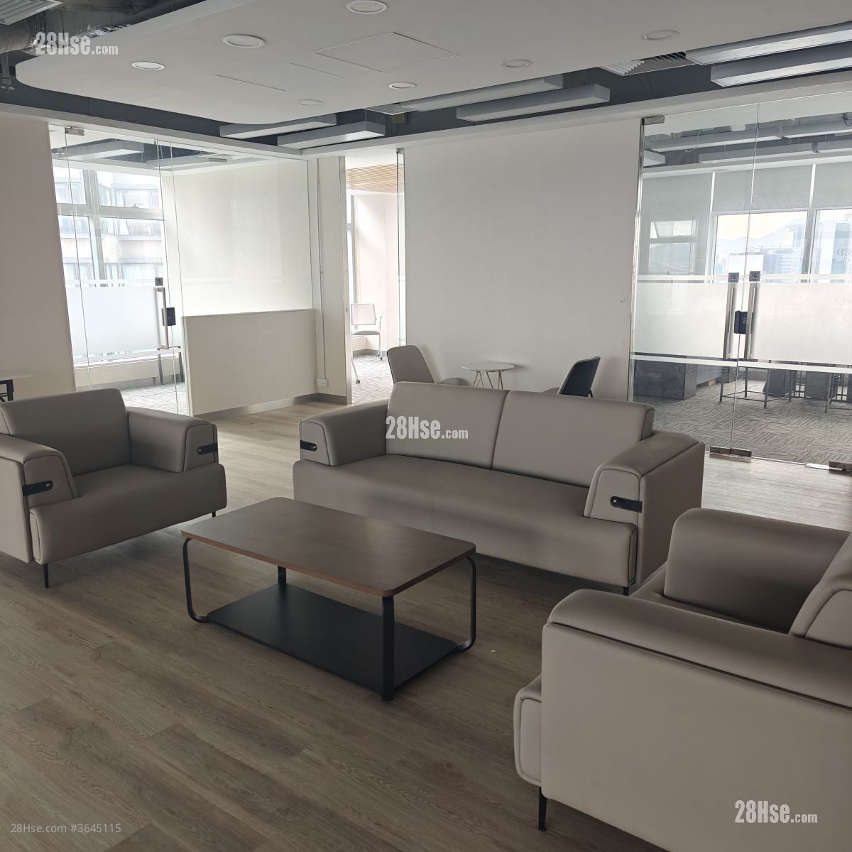 Egl Tower Rental Studio , 3 Toilets