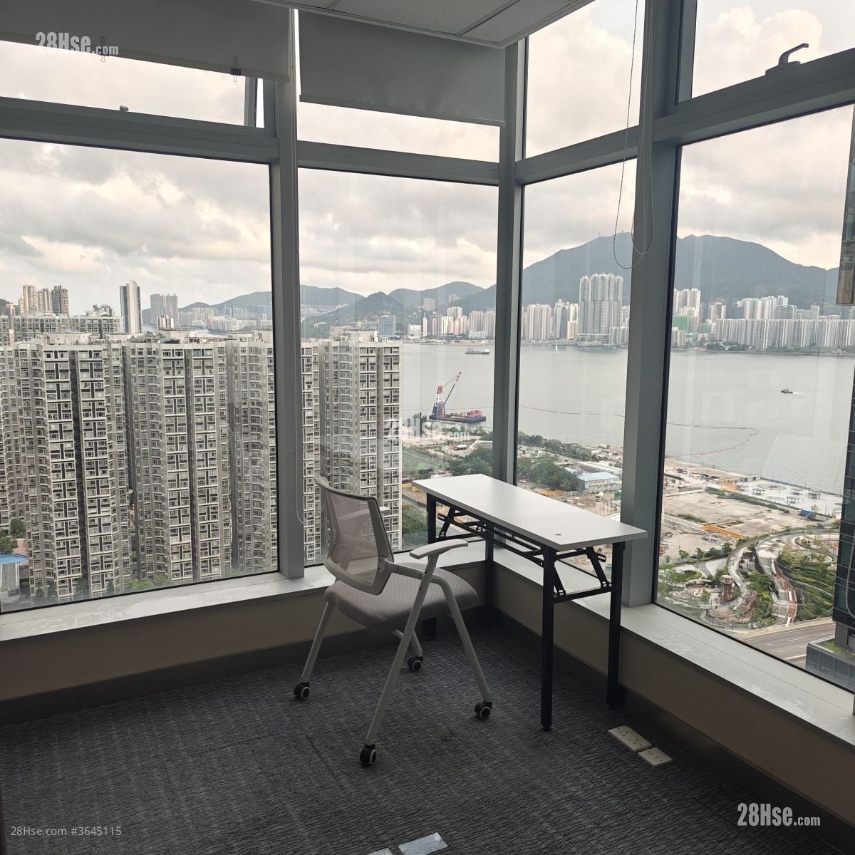 Egl Tower Rental Studio , 3 Toilets