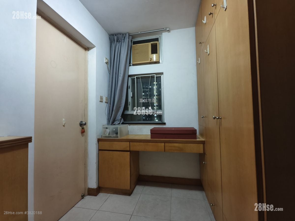 Ying Fuk Court Sell 2 Bedrooms , 1 Bathroom 407 ft²