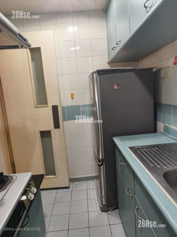 Ying Fuk Court Sell 2 Bedrooms , 1 Bathroom 407 ft²