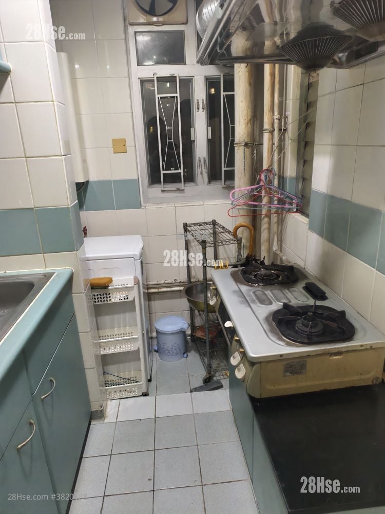 Ying Fuk Court Sell 2 Bedrooms , 1 Bathroom 407 ft²