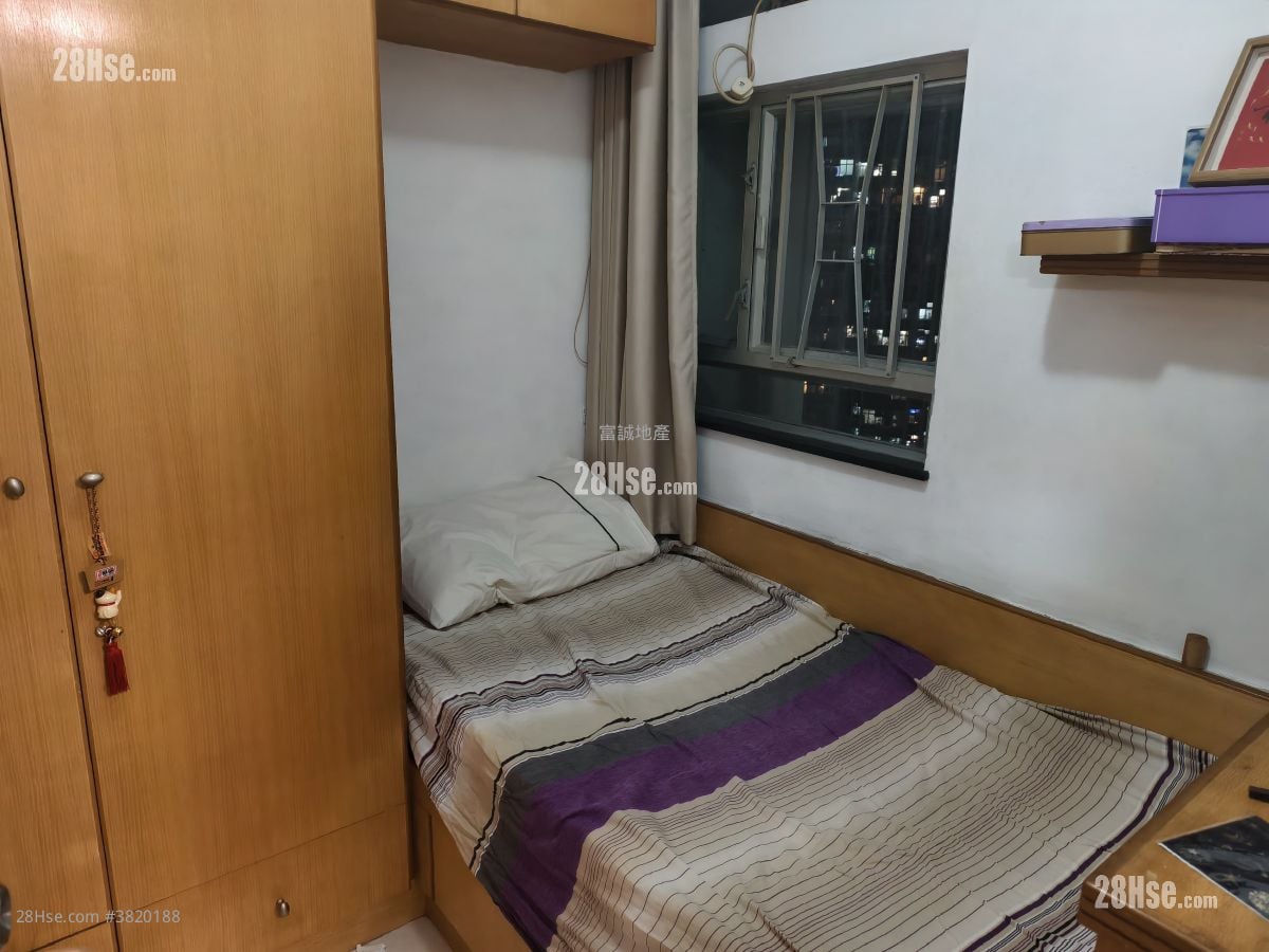 Ying Fuk Court Sell 2 Bedrooms , 1 Bathroom 407 ft²