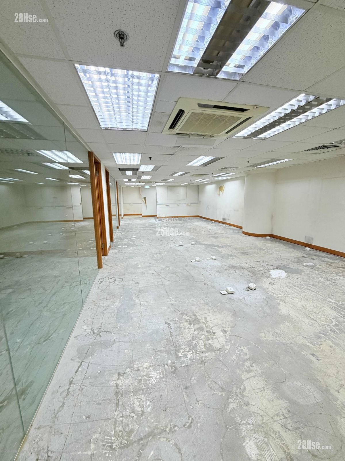 香港纱厂工业大厦6期 租盘 4 房 1,750 平方尺