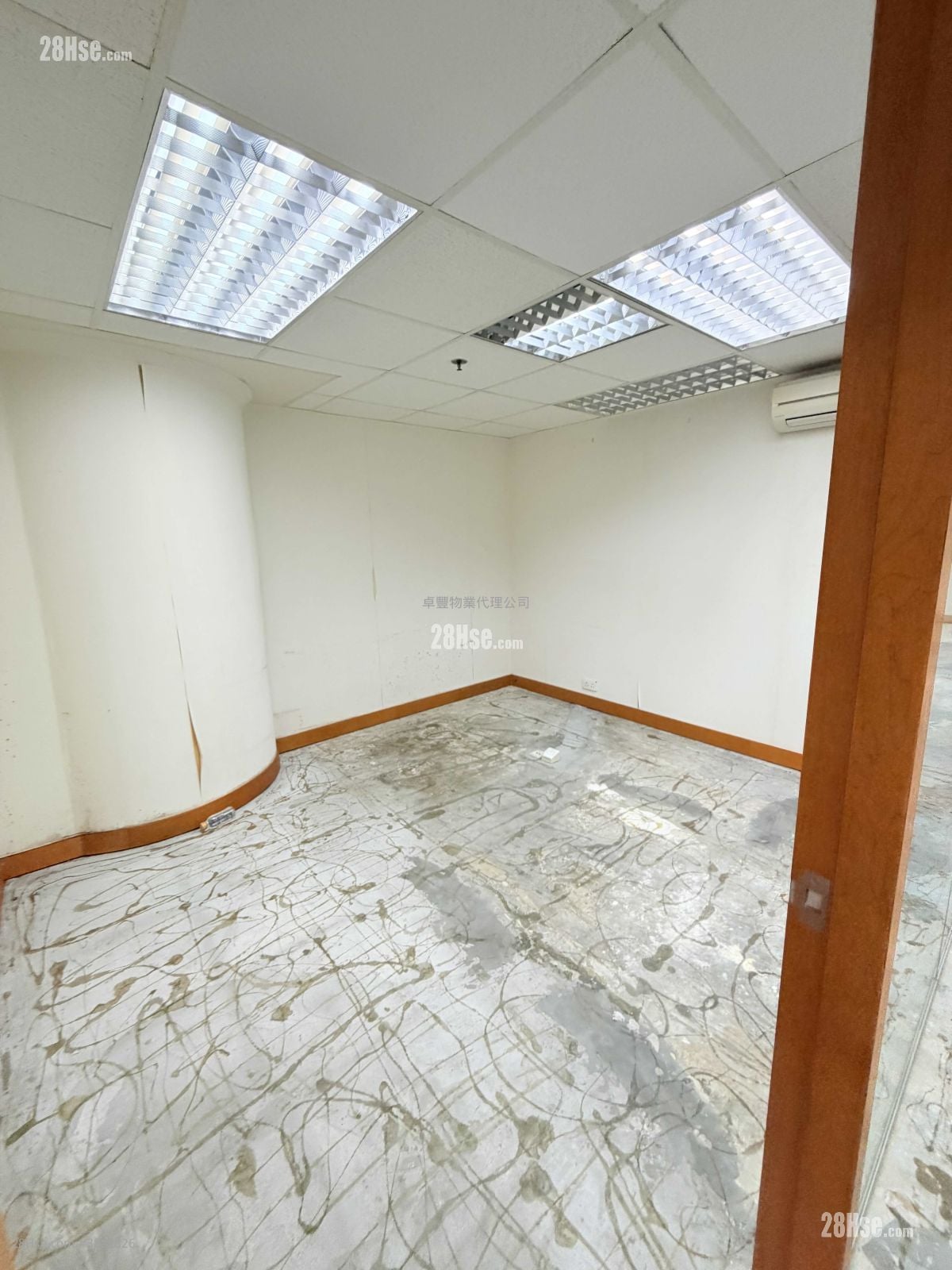 香港纱厂工业大厦6期 租盘 4 房 1,750 平方尺