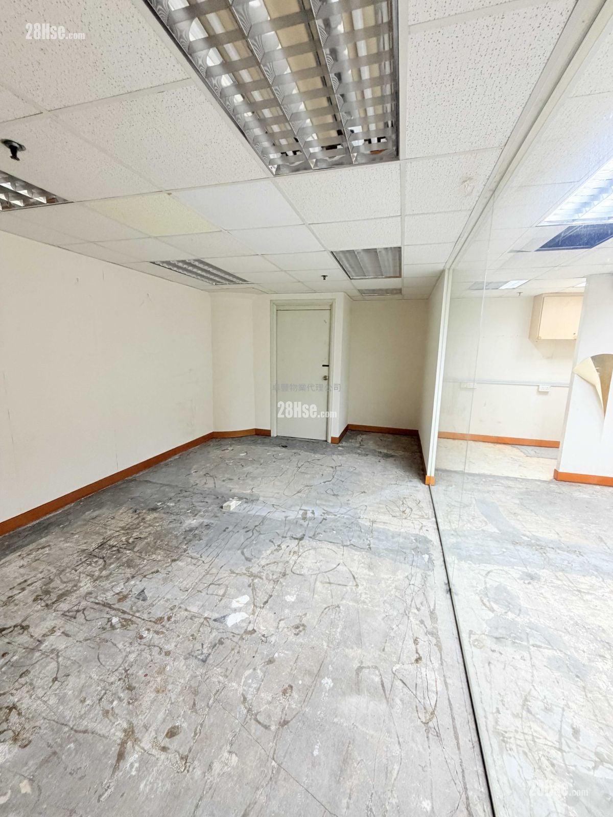 香港纱厂工业大厦6期 租盘 4 房 1,750 平方尺