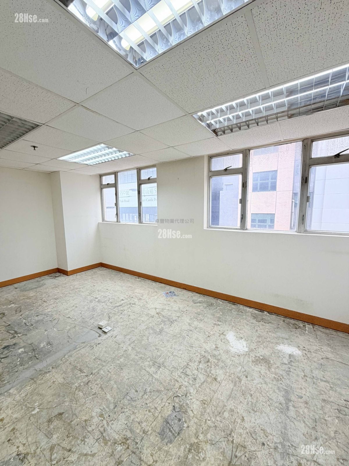 香港纱厂工业大厦6期 租盘 4 房 1,750 平方尺