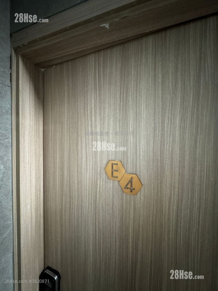 曾榕大廈 租盤 150 平方呎