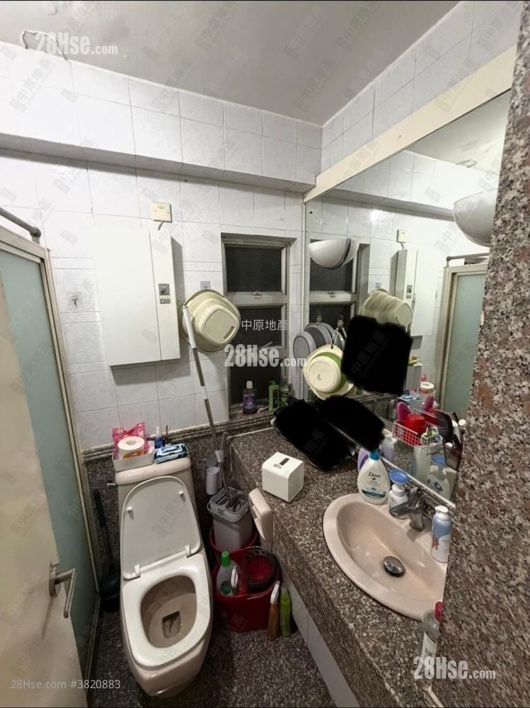 浴室: 嘉湖山庄 售盘 2 房 , 1 浴室 446 平方尺