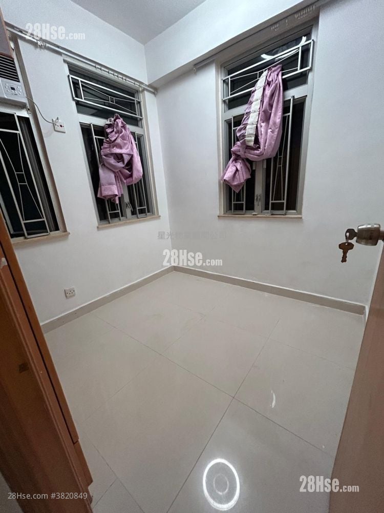 寶石戲院大廈 售盤 3 房 , 1 浴室 392 平方呎