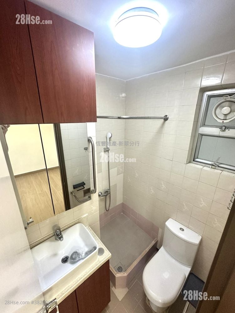 New Jade Garden Rental 3 Bedrooms , 2 Bathrooms 584 ft²