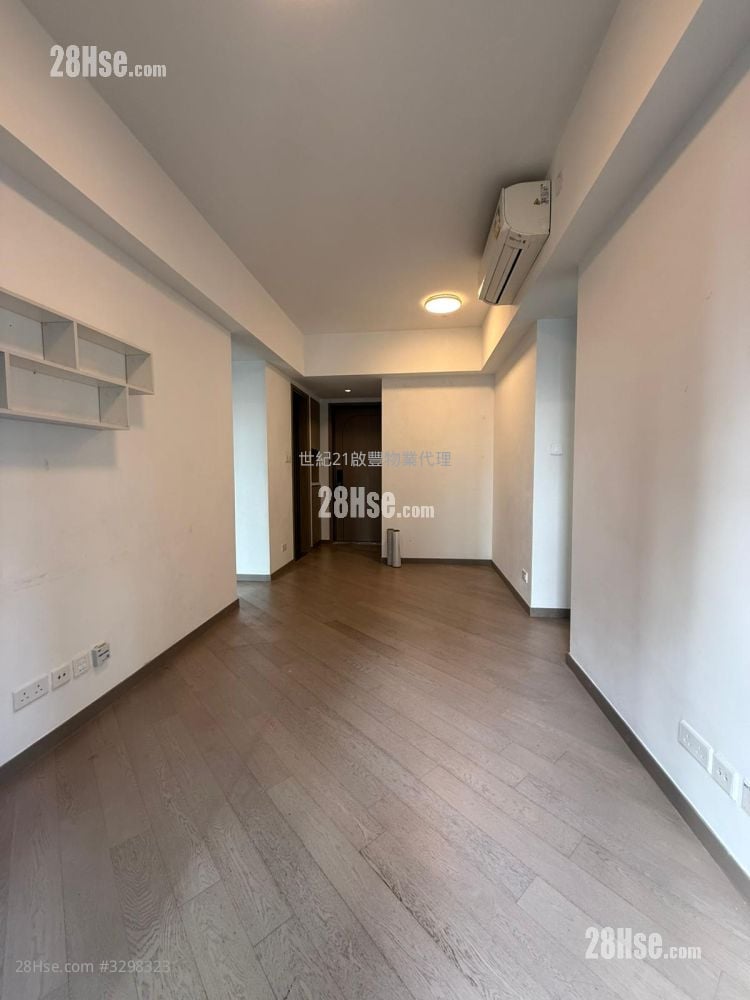 Upper River Bank Rental 2 Bedrooms , 1 Bathroom 557 ft²