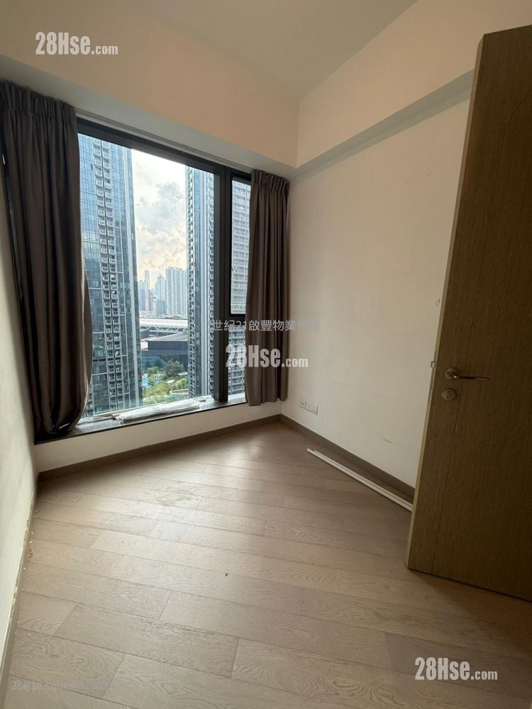 Upper River Bank Rental 2 Bedrooms , 1 Bathroom 557 ft²