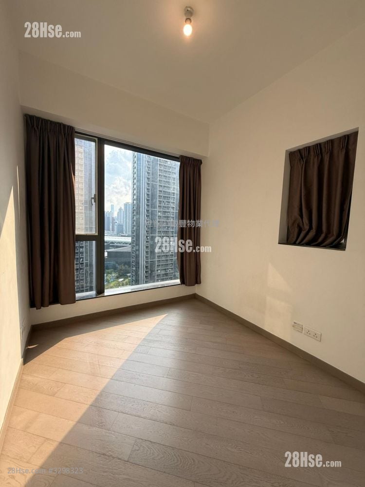 Upper River Bank Rental 2 Bedrooms , 1 Bathroom 557 ft²