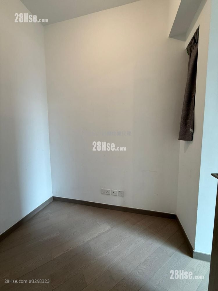 Upper River Bank Rental 2 Bedrooms , 1 Bathroom 557 ft²