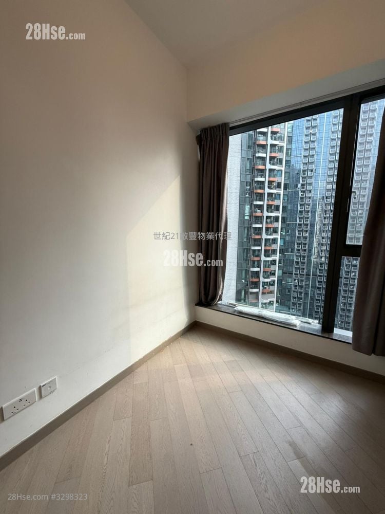 Upper River Bank Rental 2 Bedrooms , 1 Bathroom 557 ft²