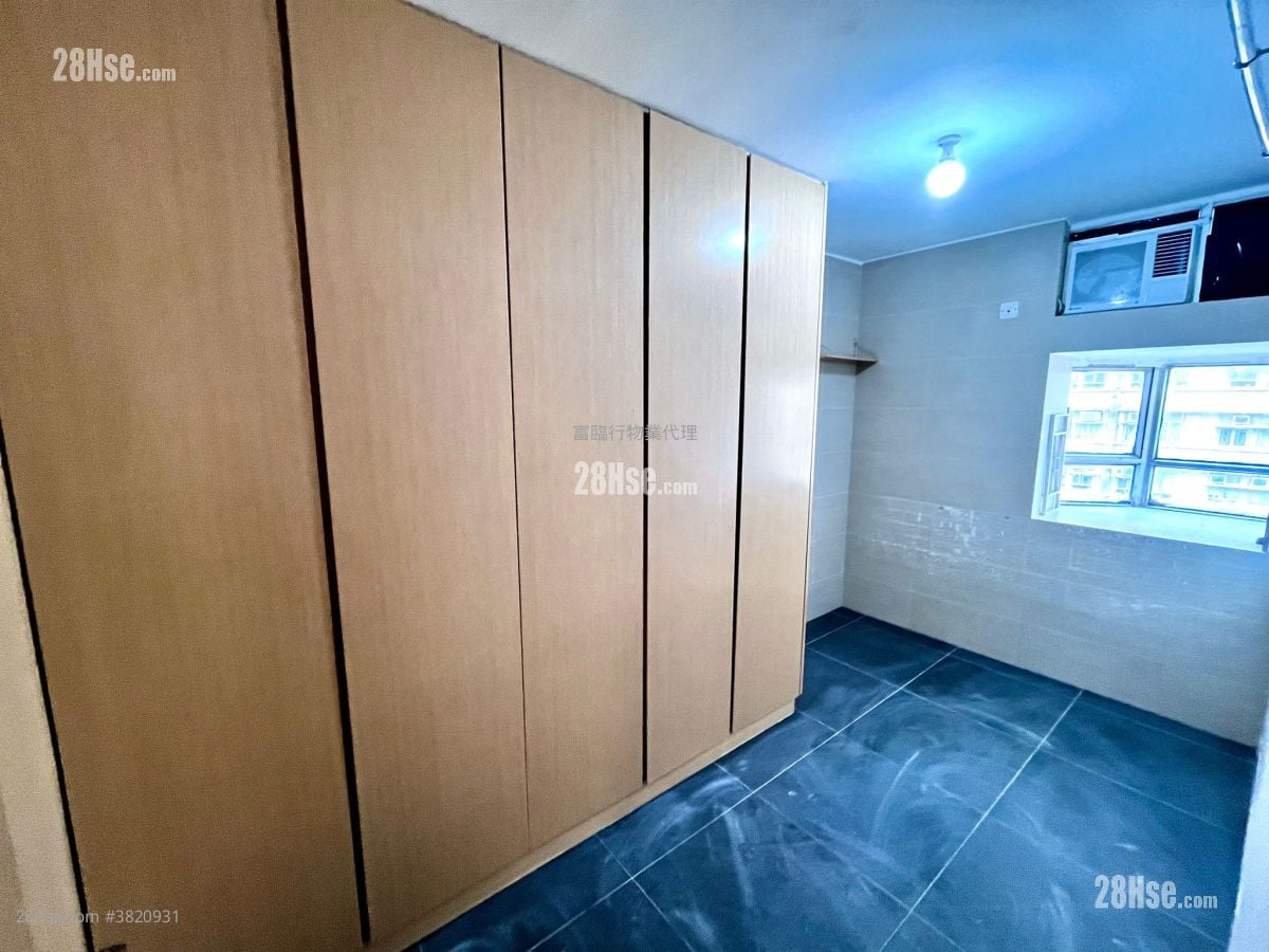 Yue On Court Rental 2 Bedrooms , 1 Bathroom 504 ft²