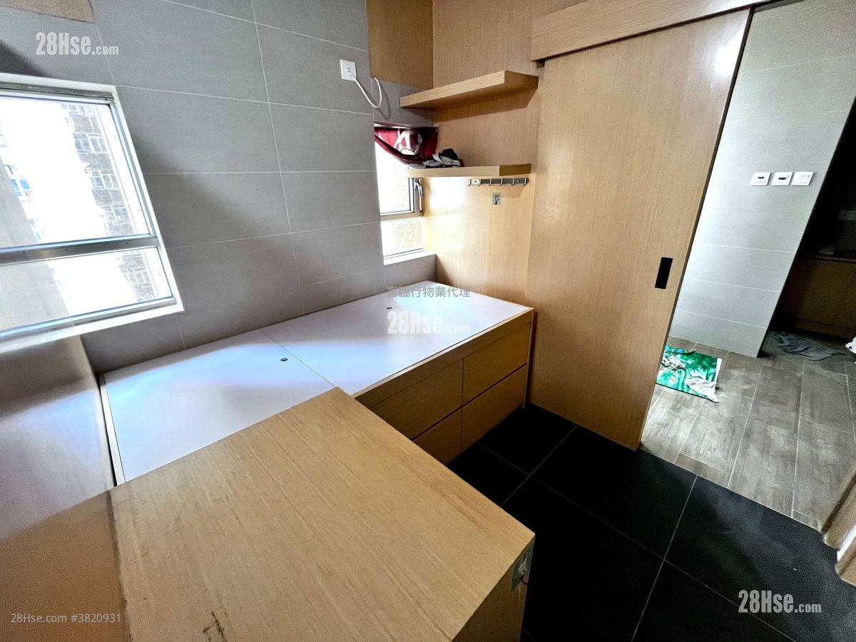 Yue On Court Rental 2 Bedrooms , 1 Bathroom 504 ft²